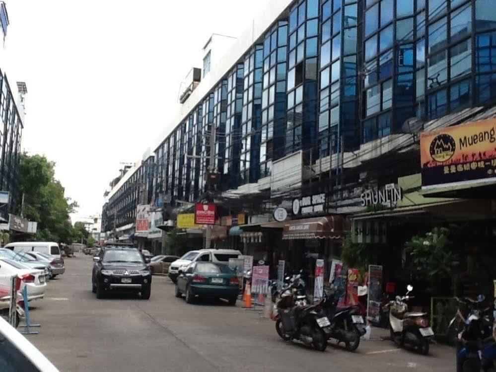 I-smile & U2 Hostel *