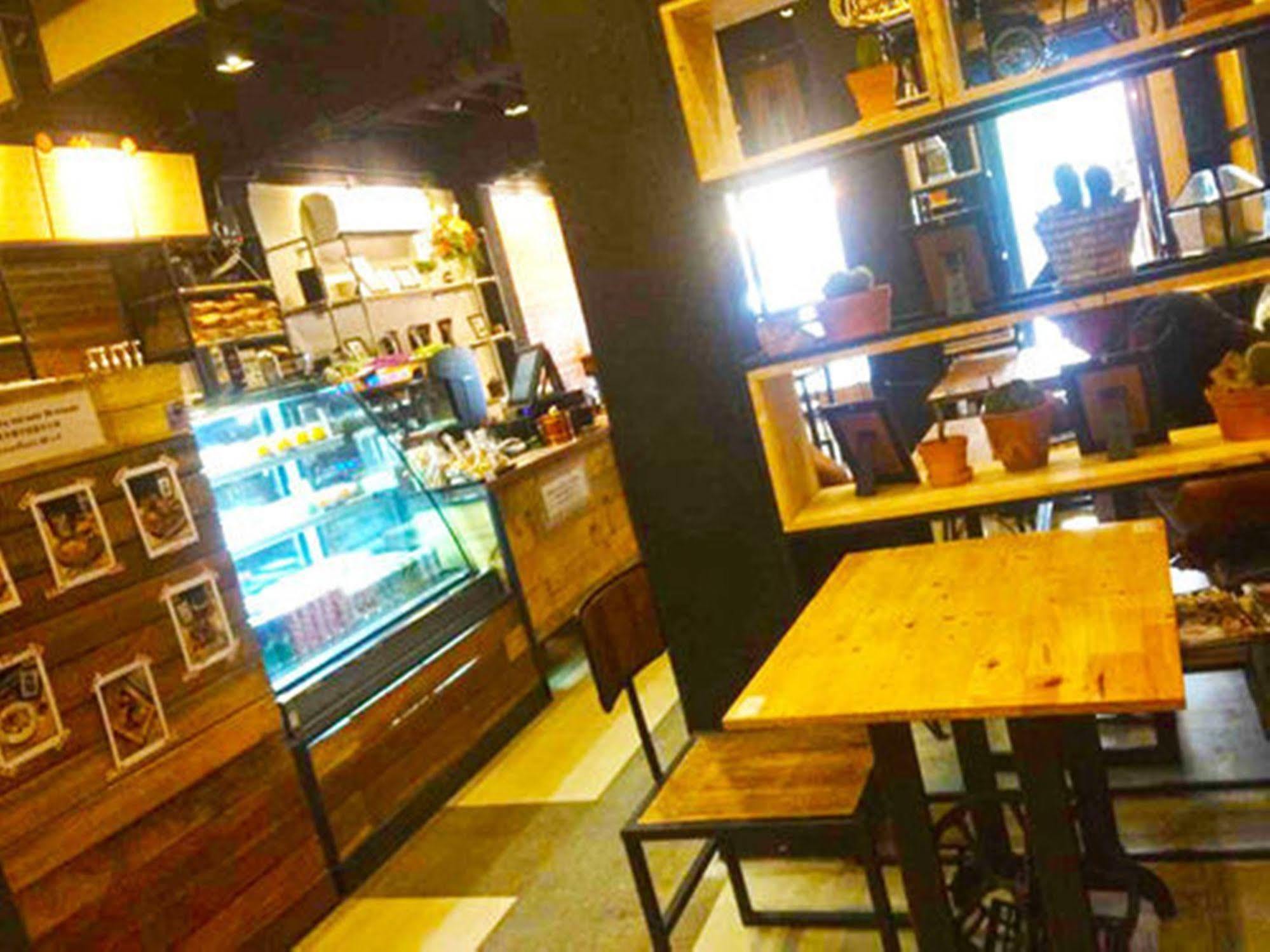 Hotel Chiang Roi 7 Days 3*