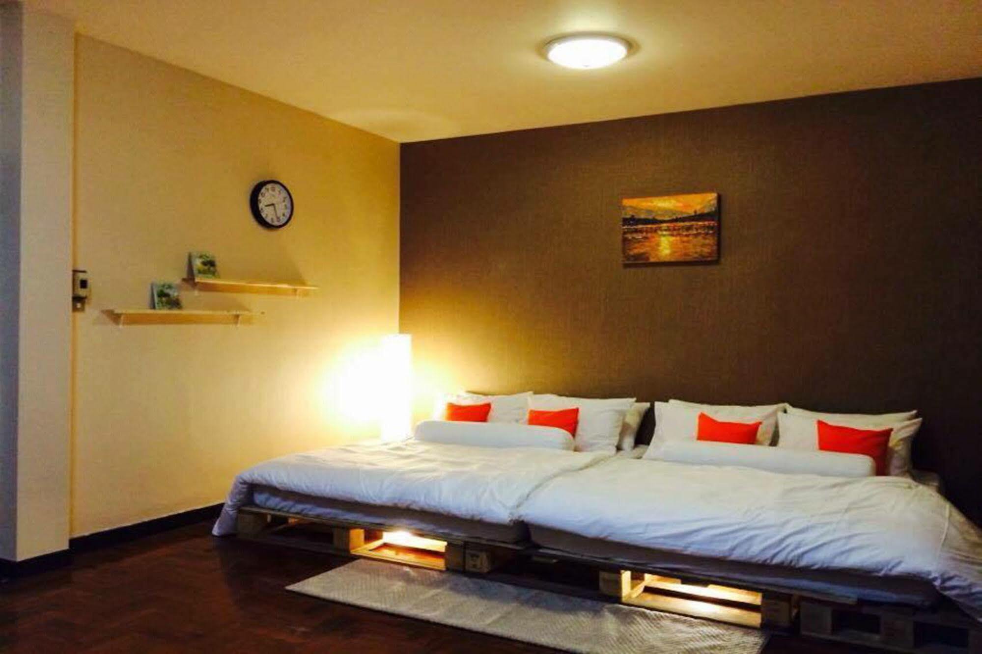 At 20 By Sleepyoho Bed & Breakfast