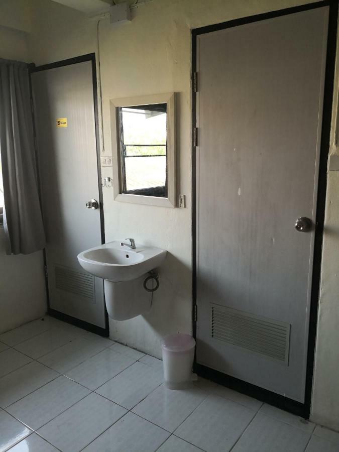 Purple Monkey Backpackers Hostel *