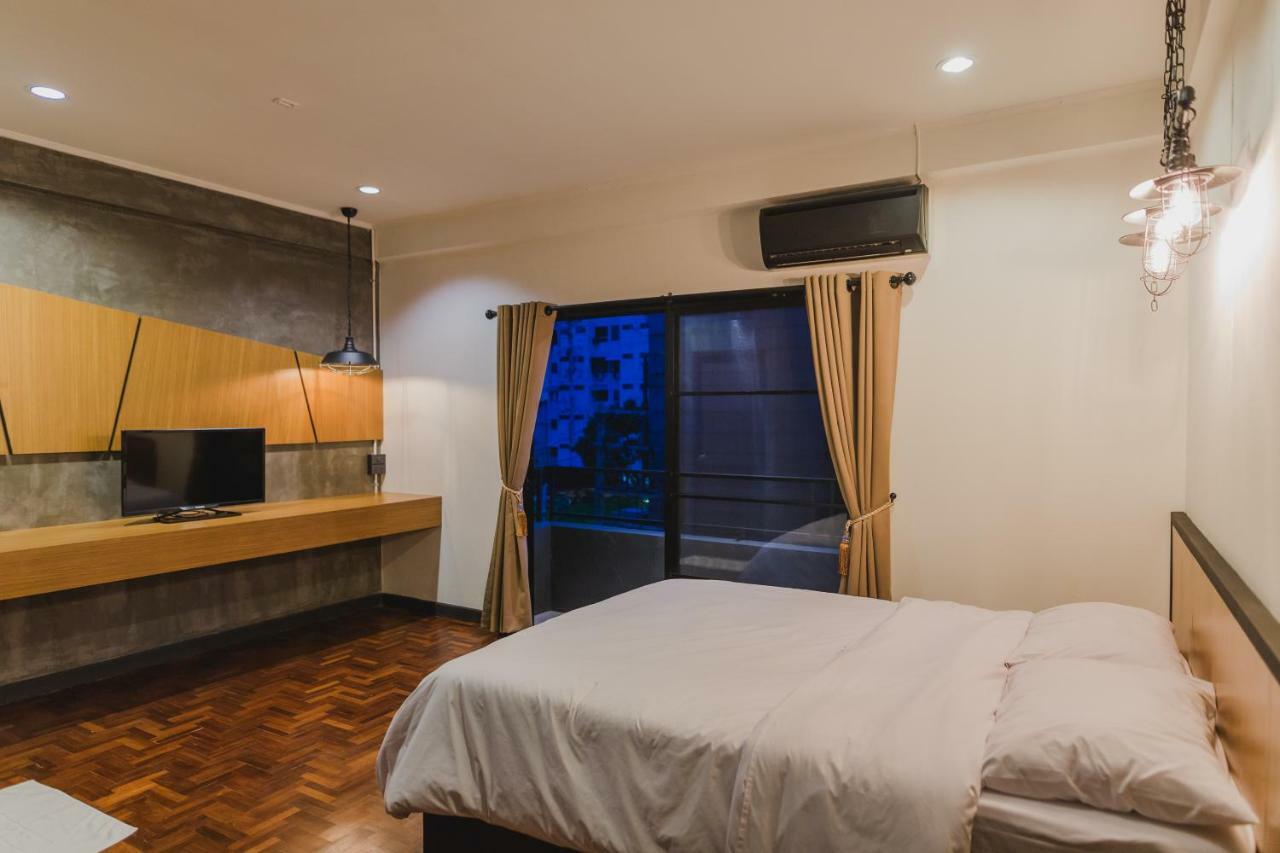 Hostel No.9 & Cafe Chiang Mai