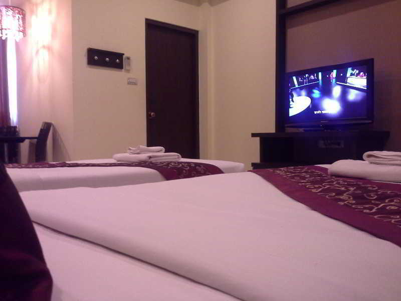 Sakulchai Place Hotel