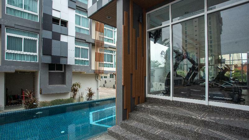 Prime Square Hotel