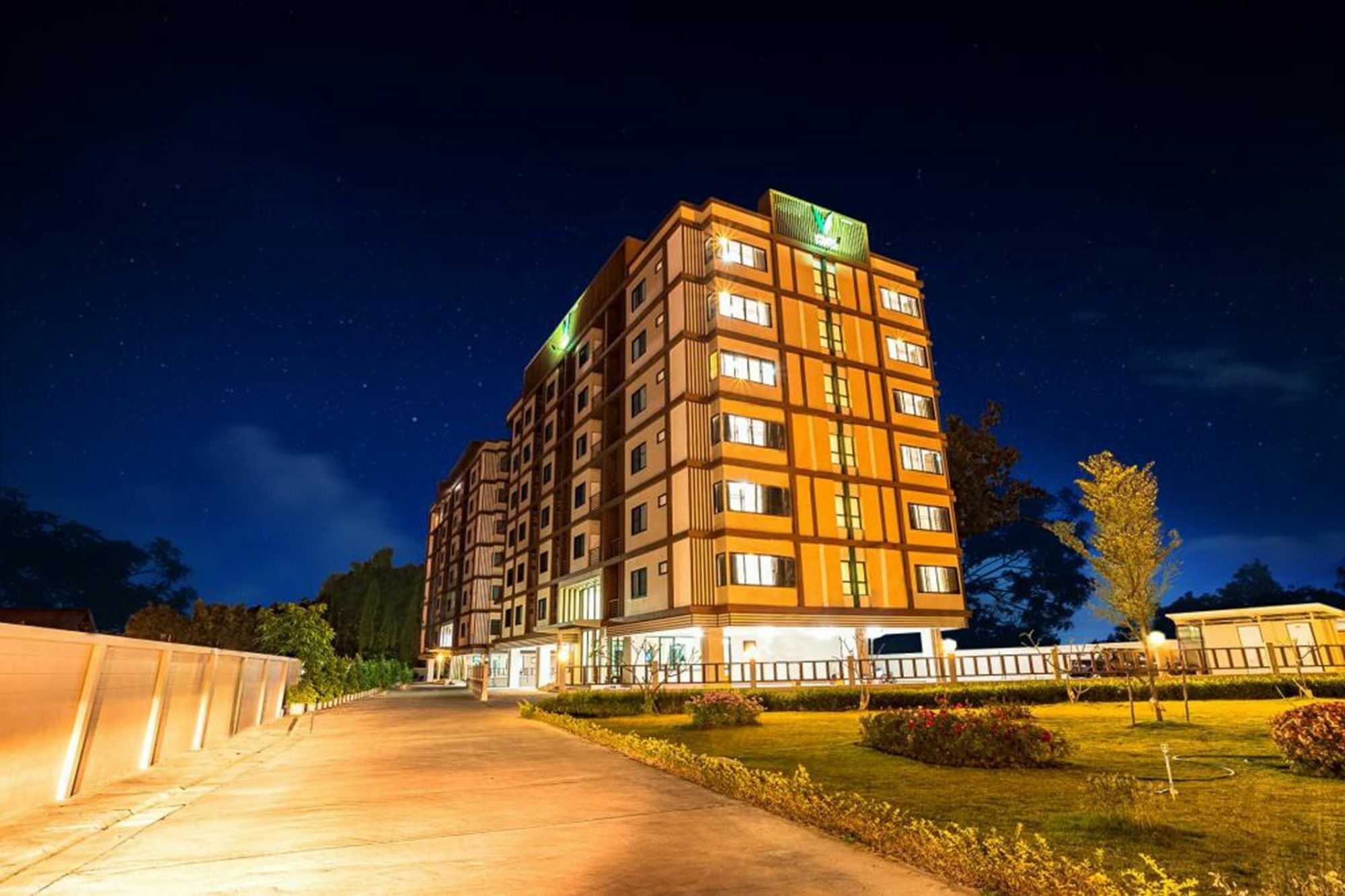 V-twin Donjan Service Hotel 3*
