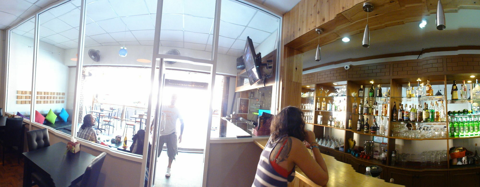 Central Guesthouse 2*