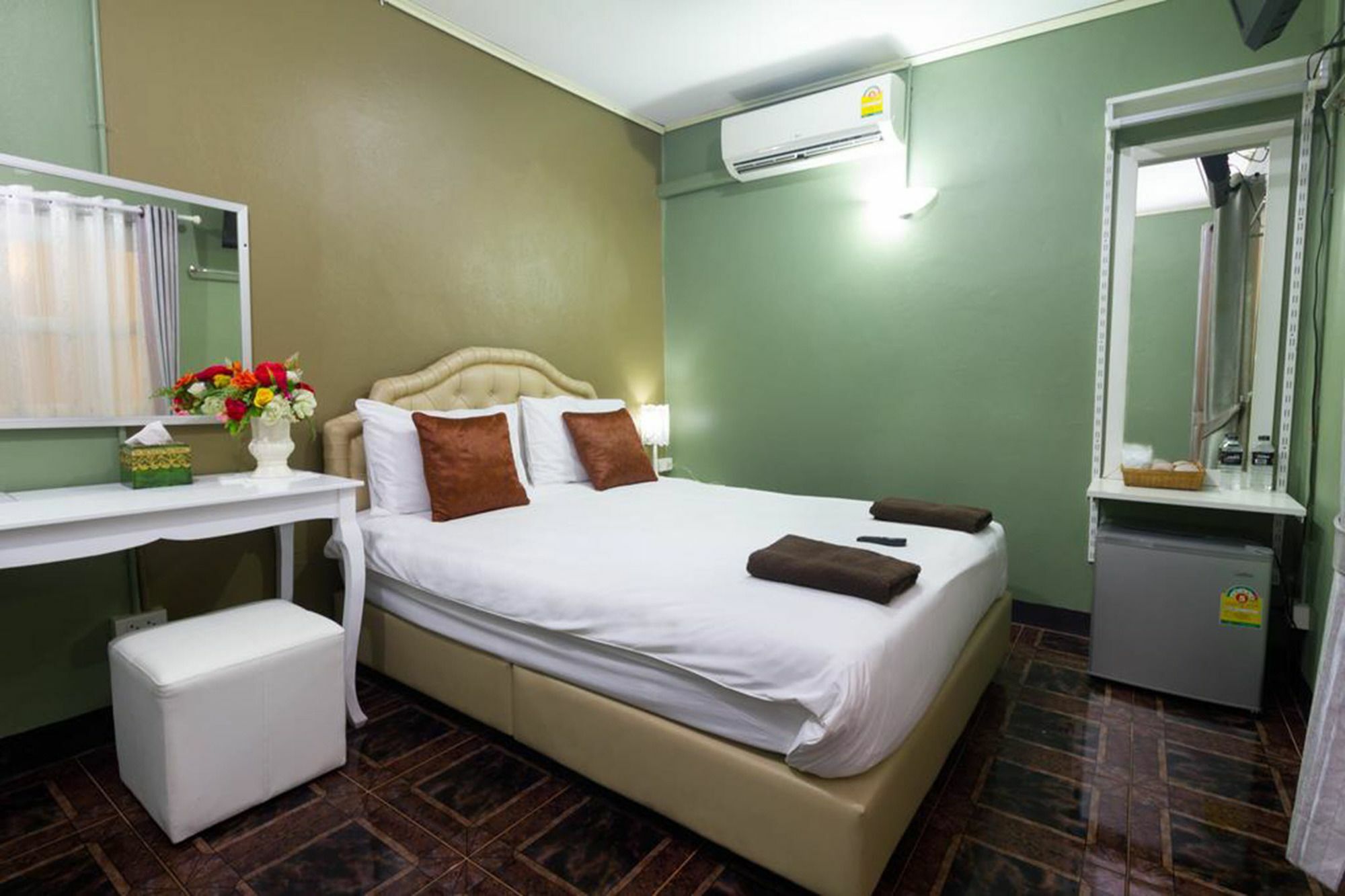 Khunnai House 2*