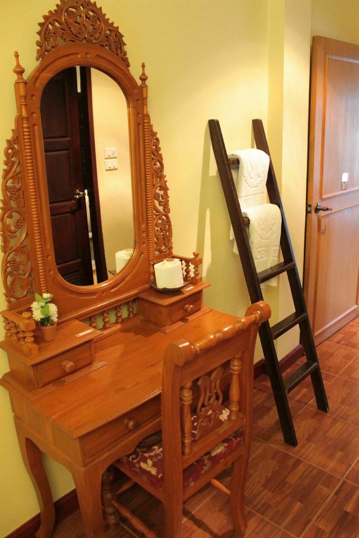 Flora House Guest house 3*