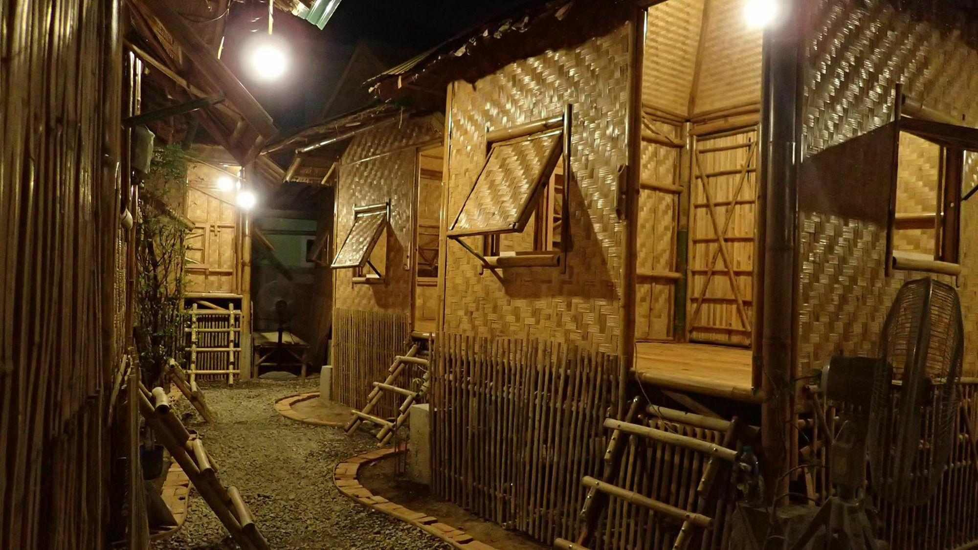 Fundee Story Bamboo House In Old Town 2*