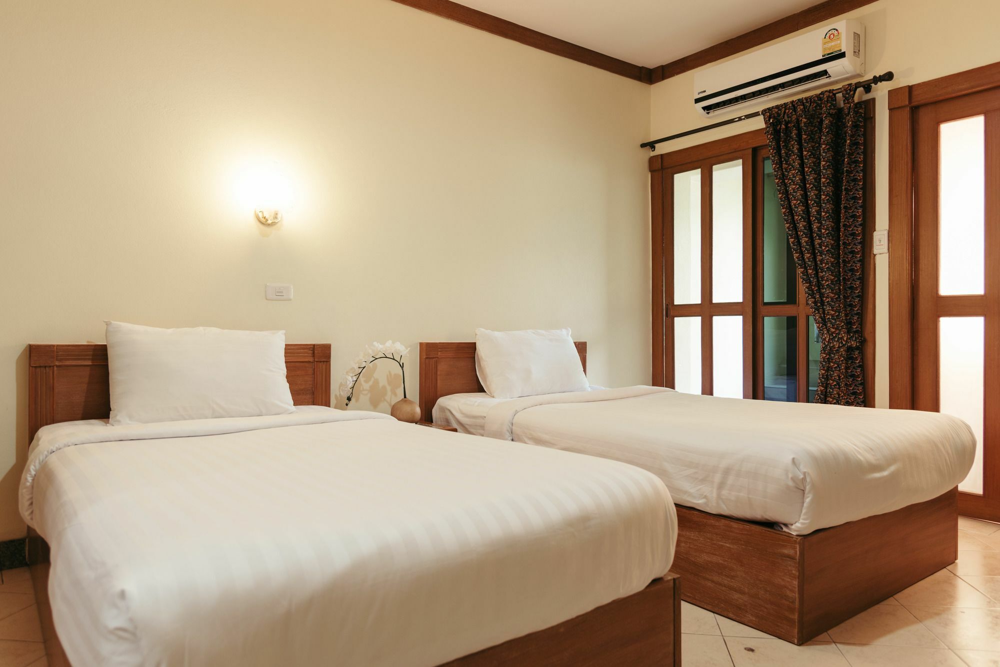 Link Mansion Hotel 2*