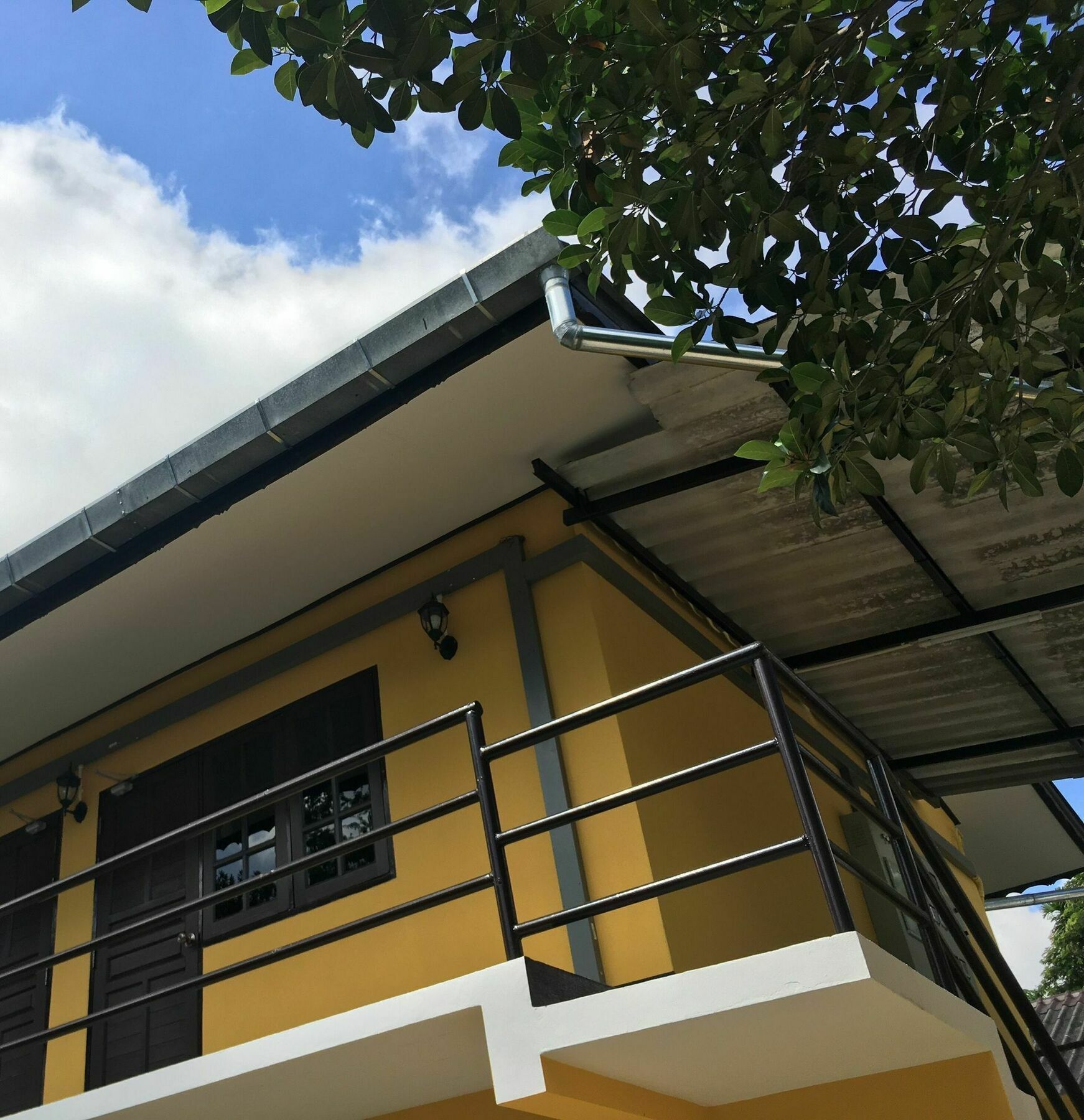 Him Dara Homestay