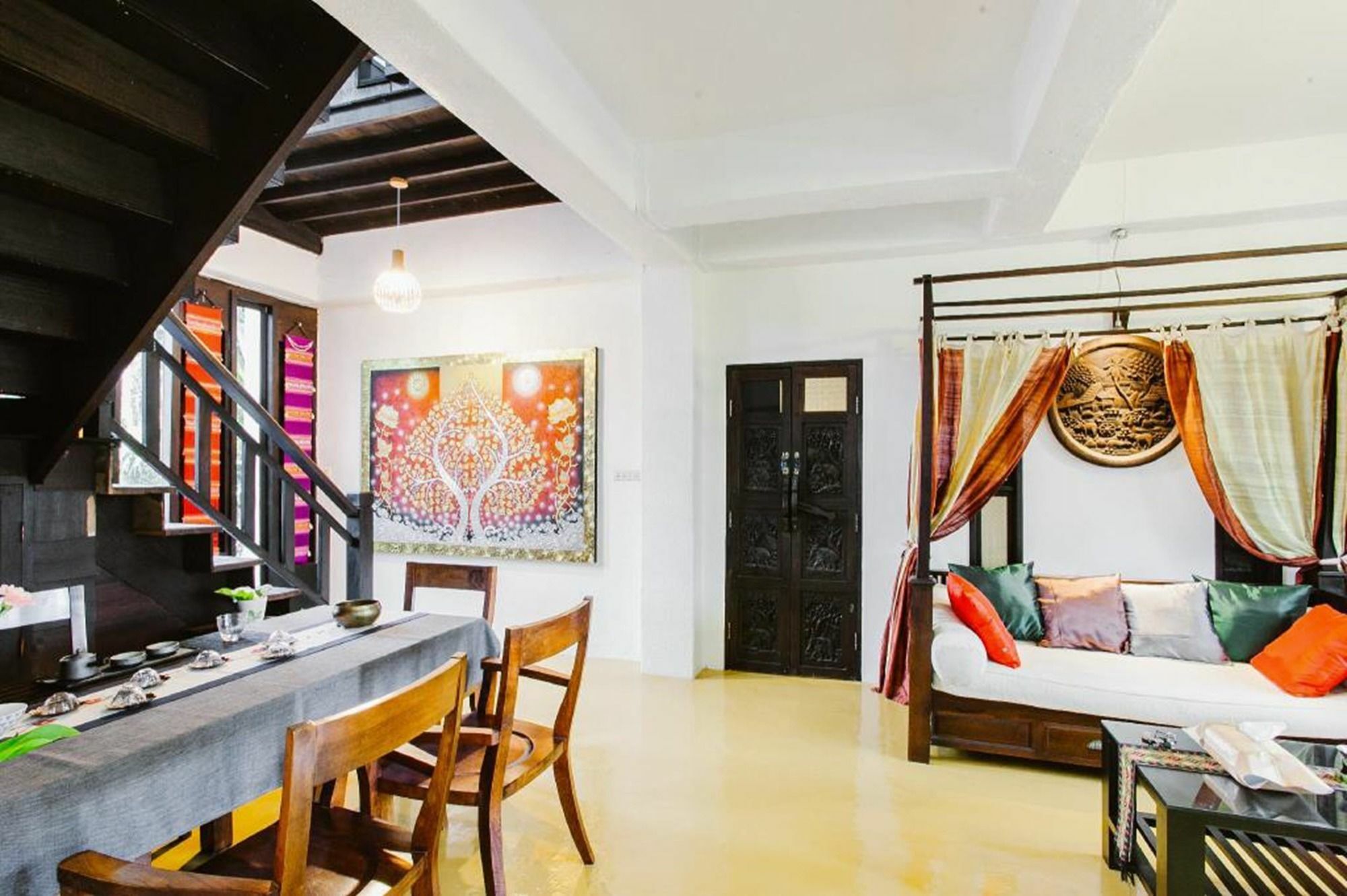 Villa Initial Dawn Riverside *