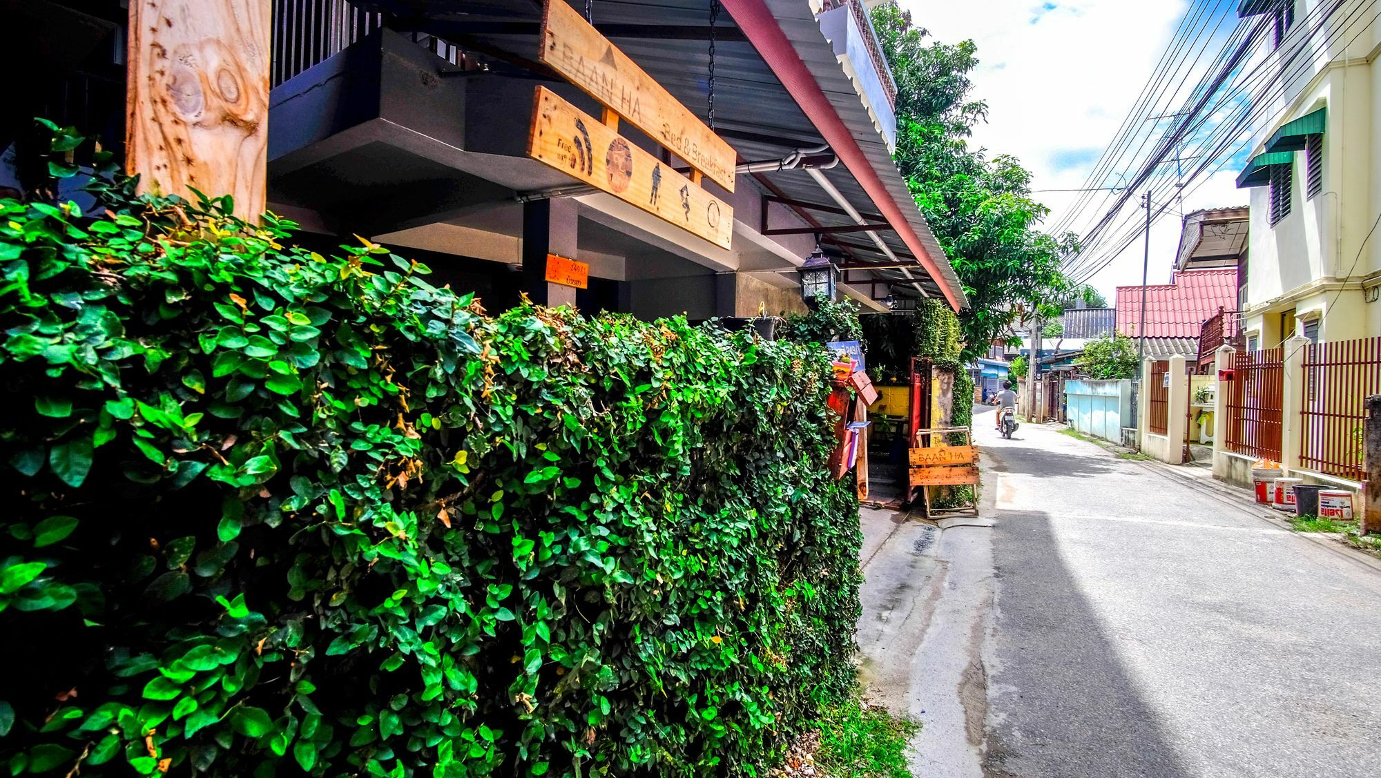 Baan Ha Guest house