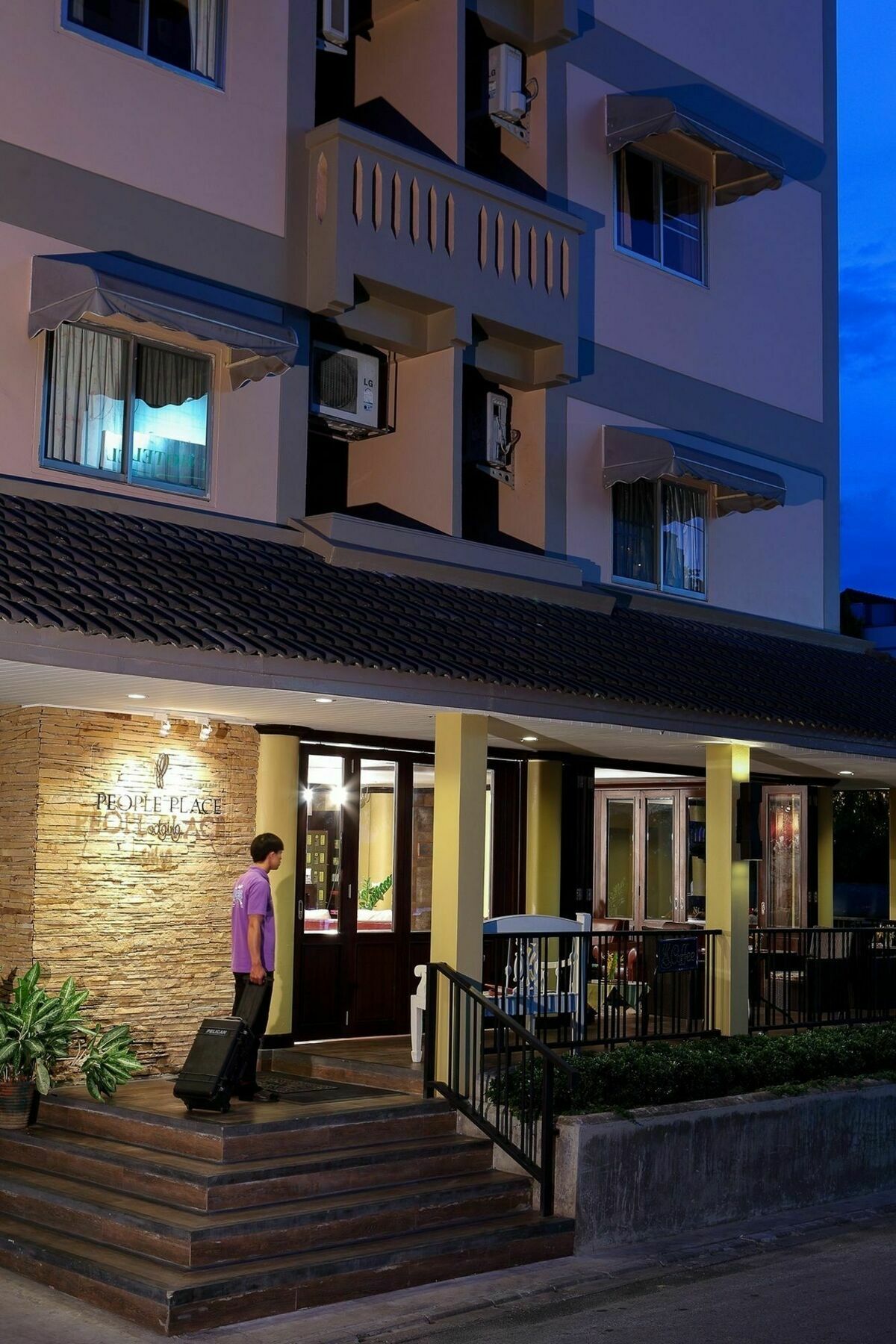 Hotel People Place Classic Sha Extra 2*