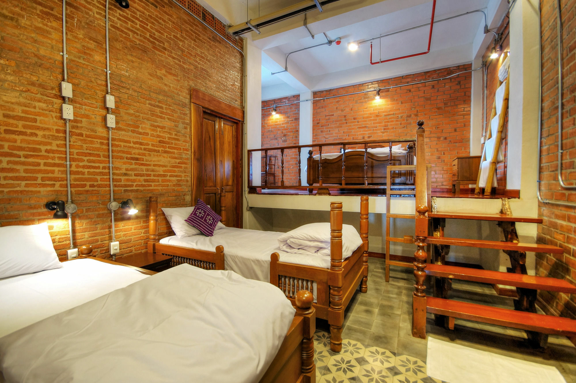 Saeng Panya Home Sha Plus