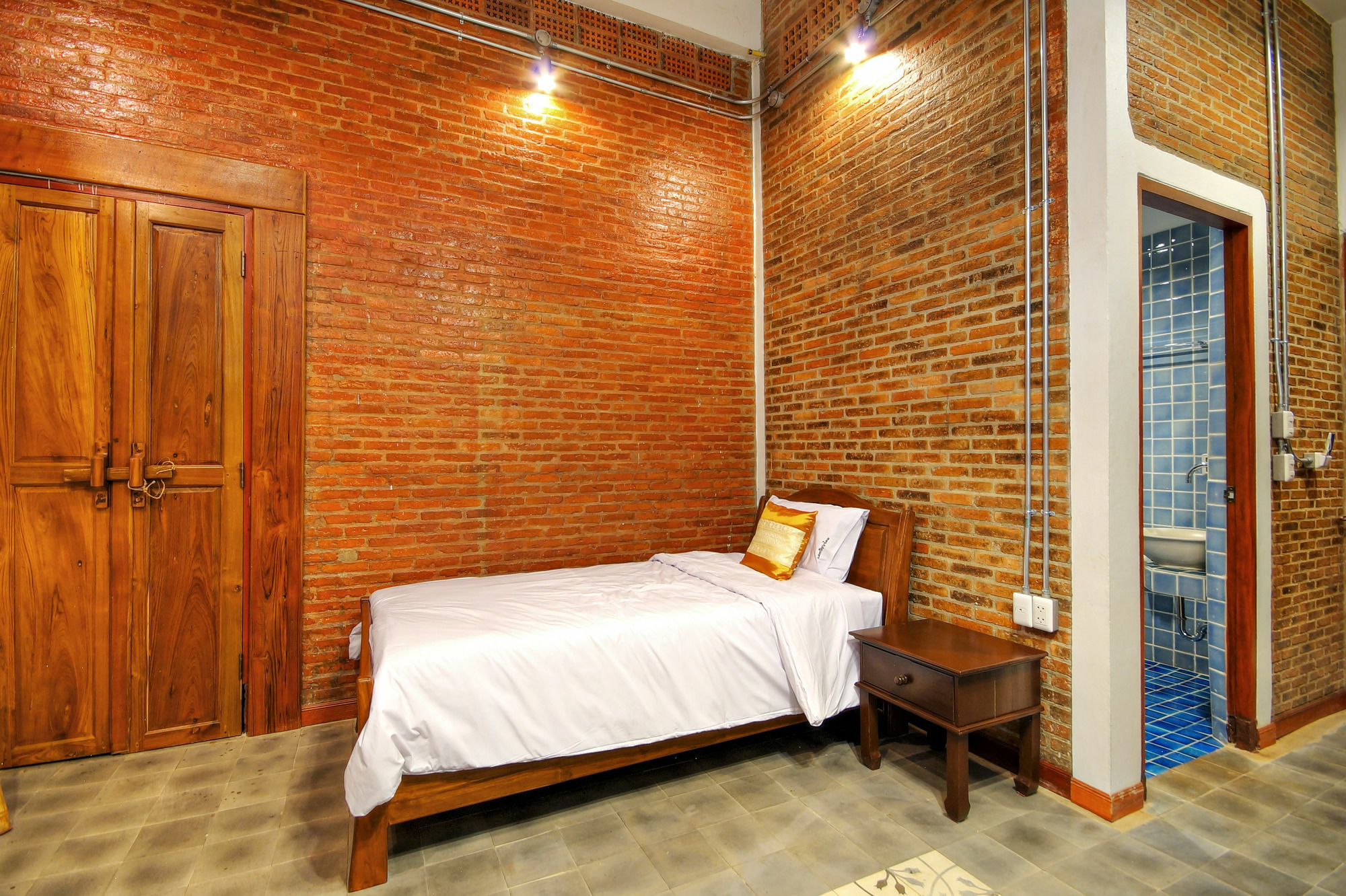 Saeng Panya Home Sha Plus