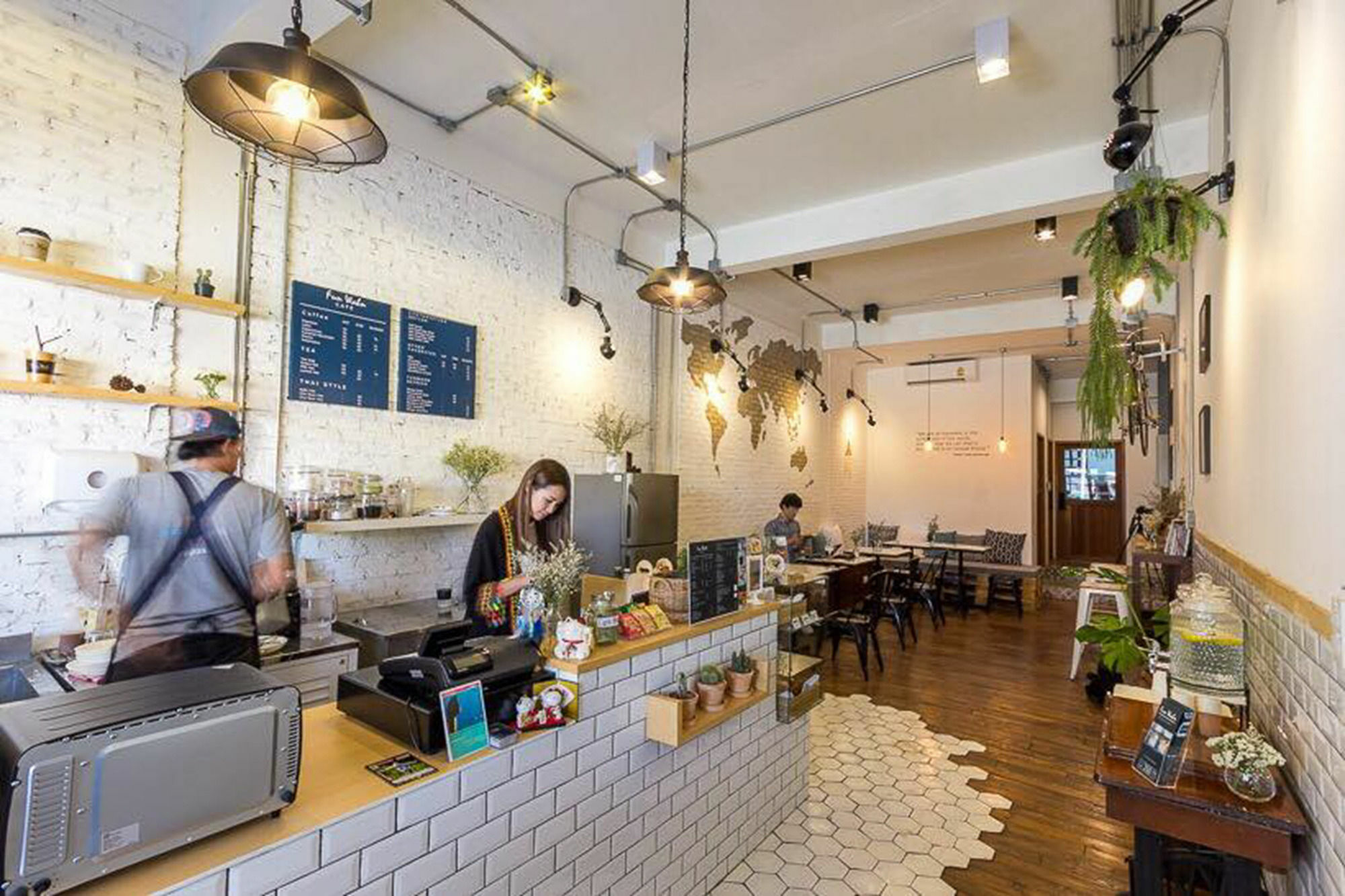 Funwahn And Cafe Hostel