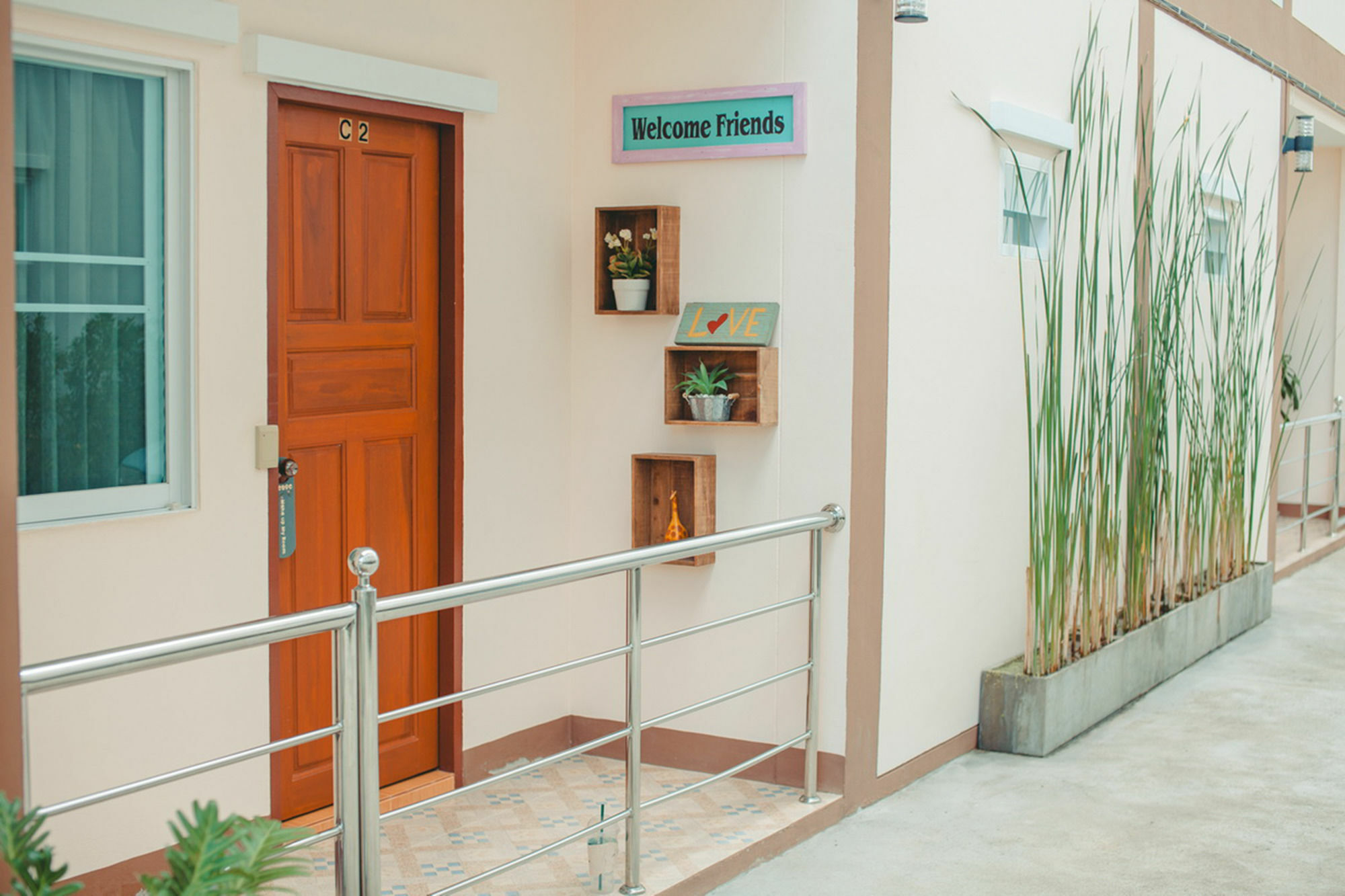 Orawan Aparthotel