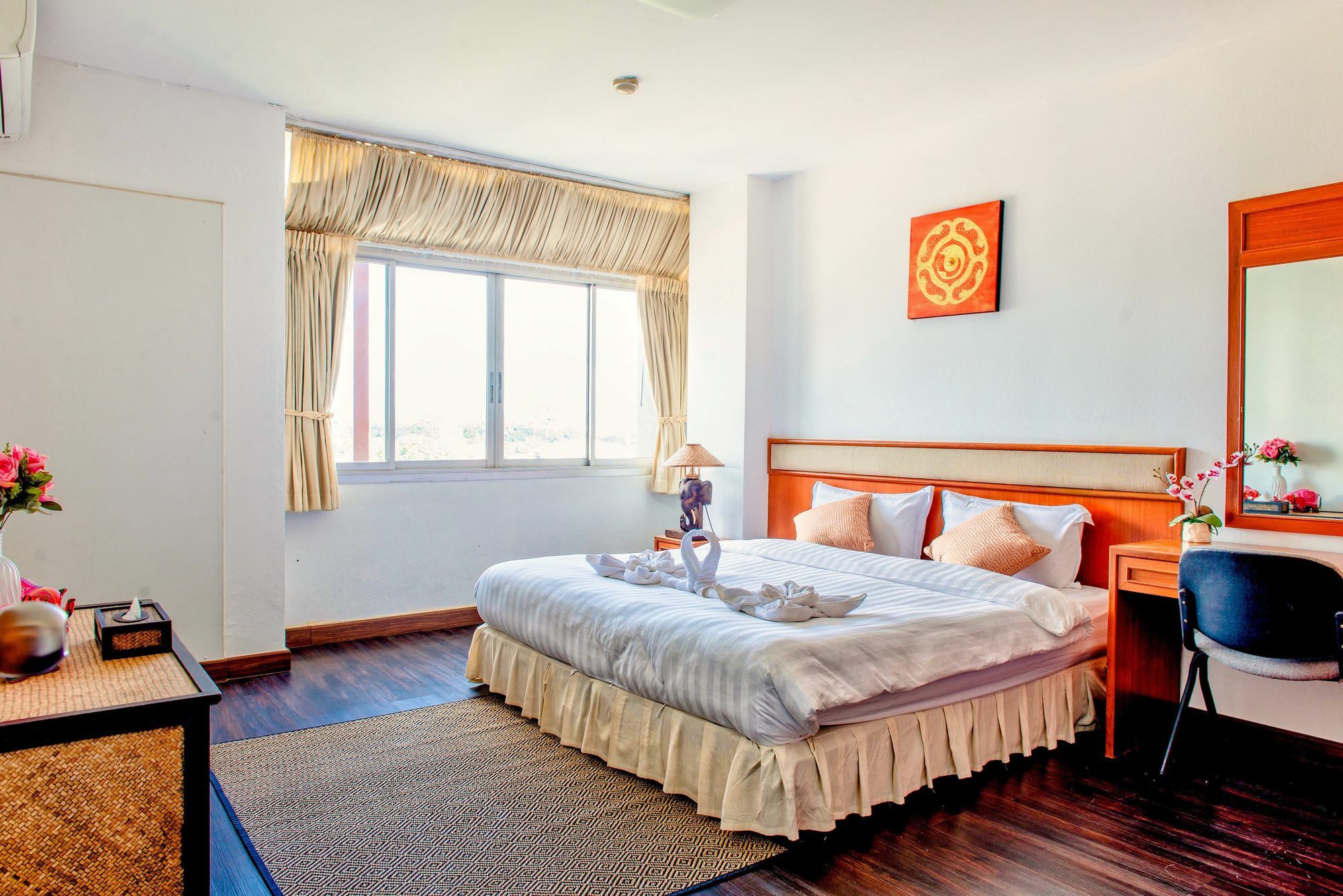 Jade Tower Downtown * Chiang Mai