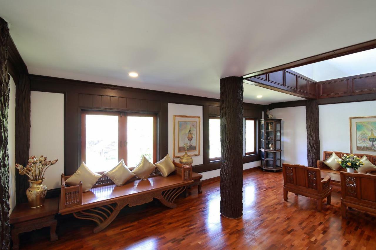 Resort E-outfitting Valley