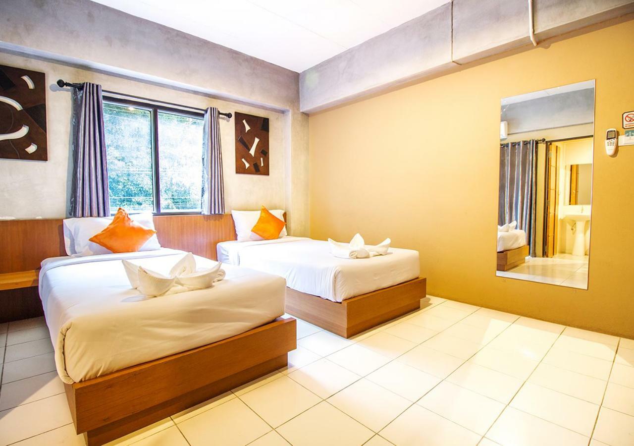 Hotel B2 Santitham 2*