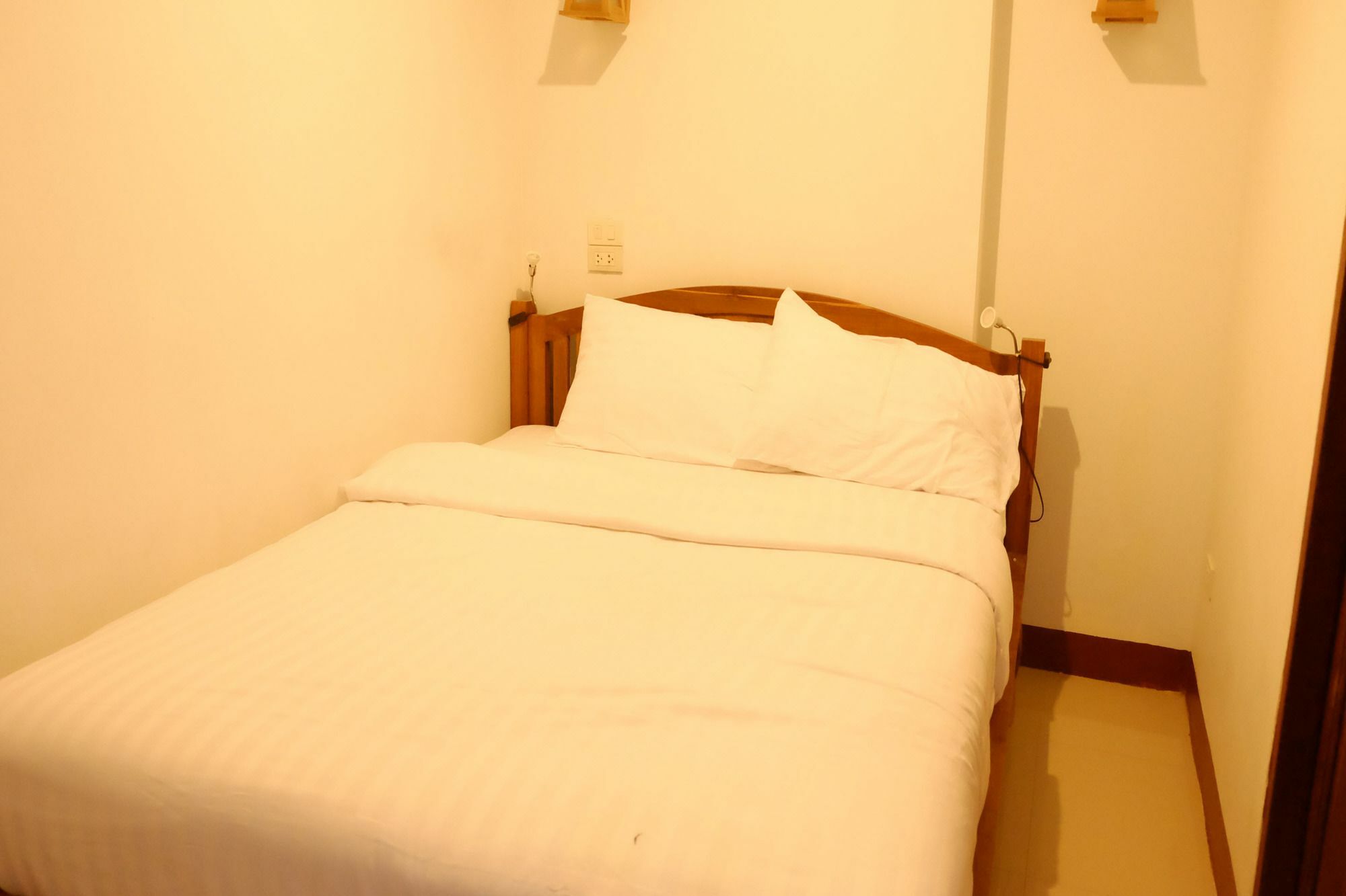 Hotel Fk. House 2*