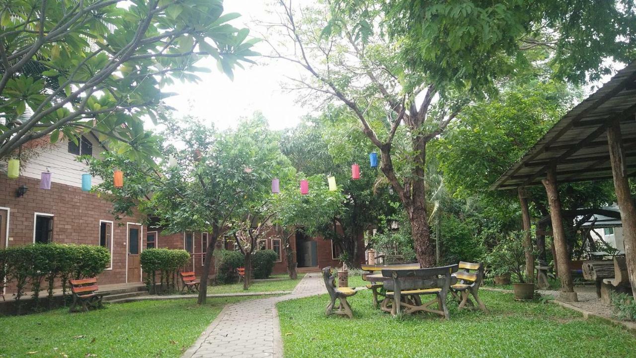 Gongkaew Huenkum *