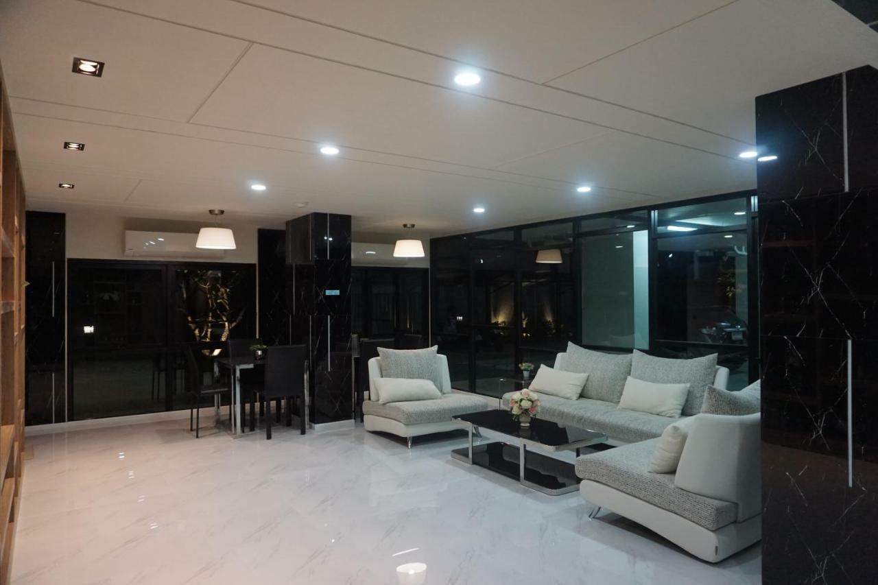 Maya宁曼路 Plam Phoenix 高级公寓 Chiang Mai
