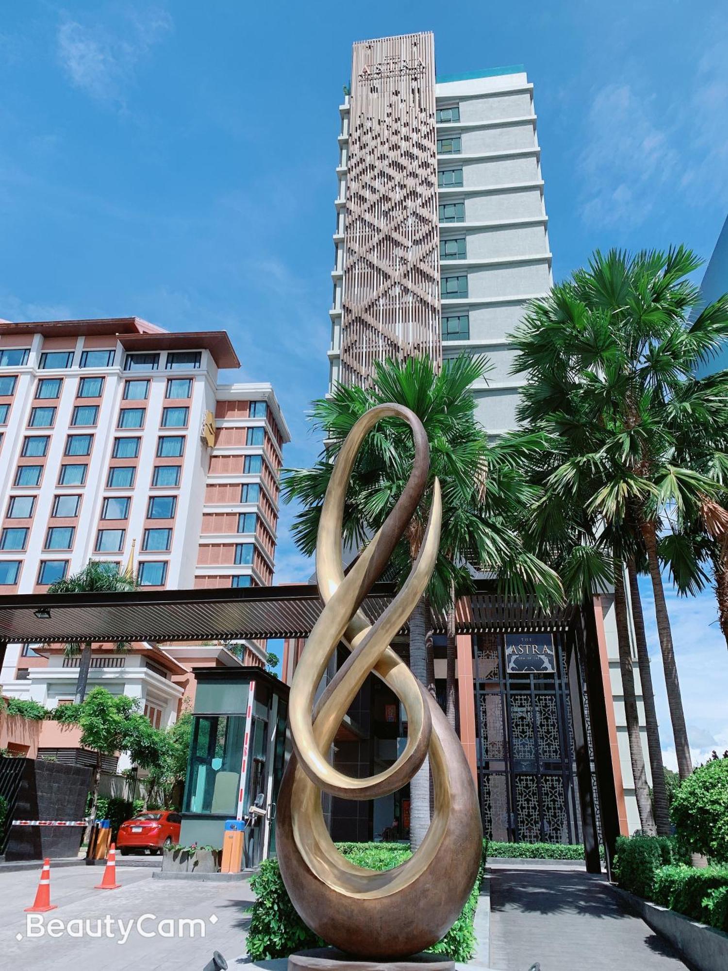 Apartment Astra Condo-2 Beds-4ppl Chiang Mai