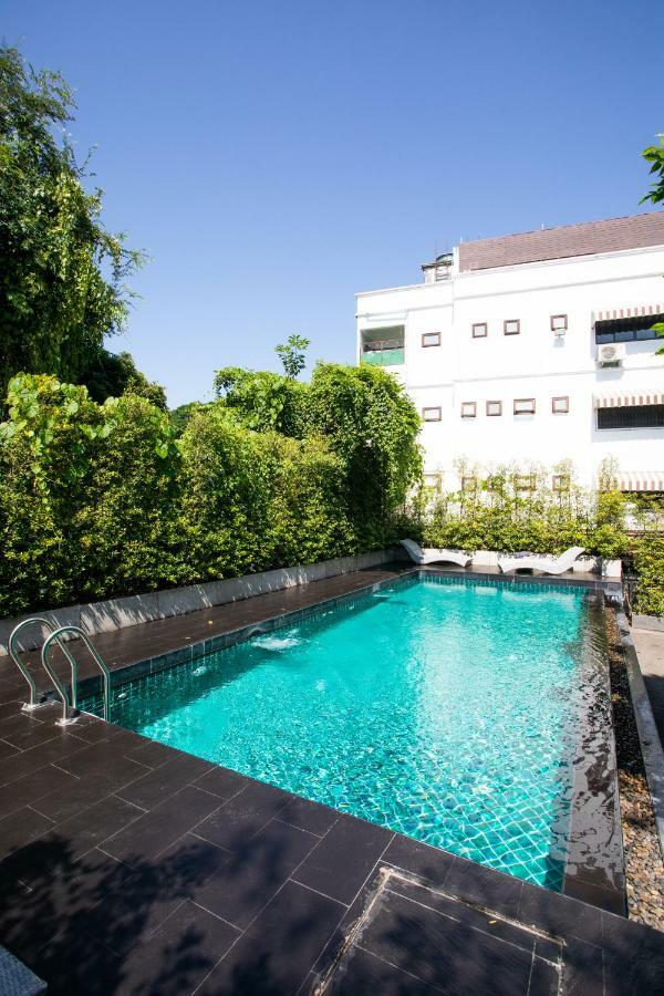 Jira Boutique 3*