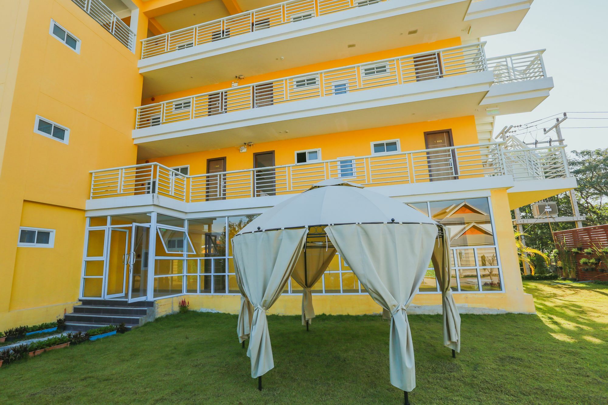Hotel Cm Garden