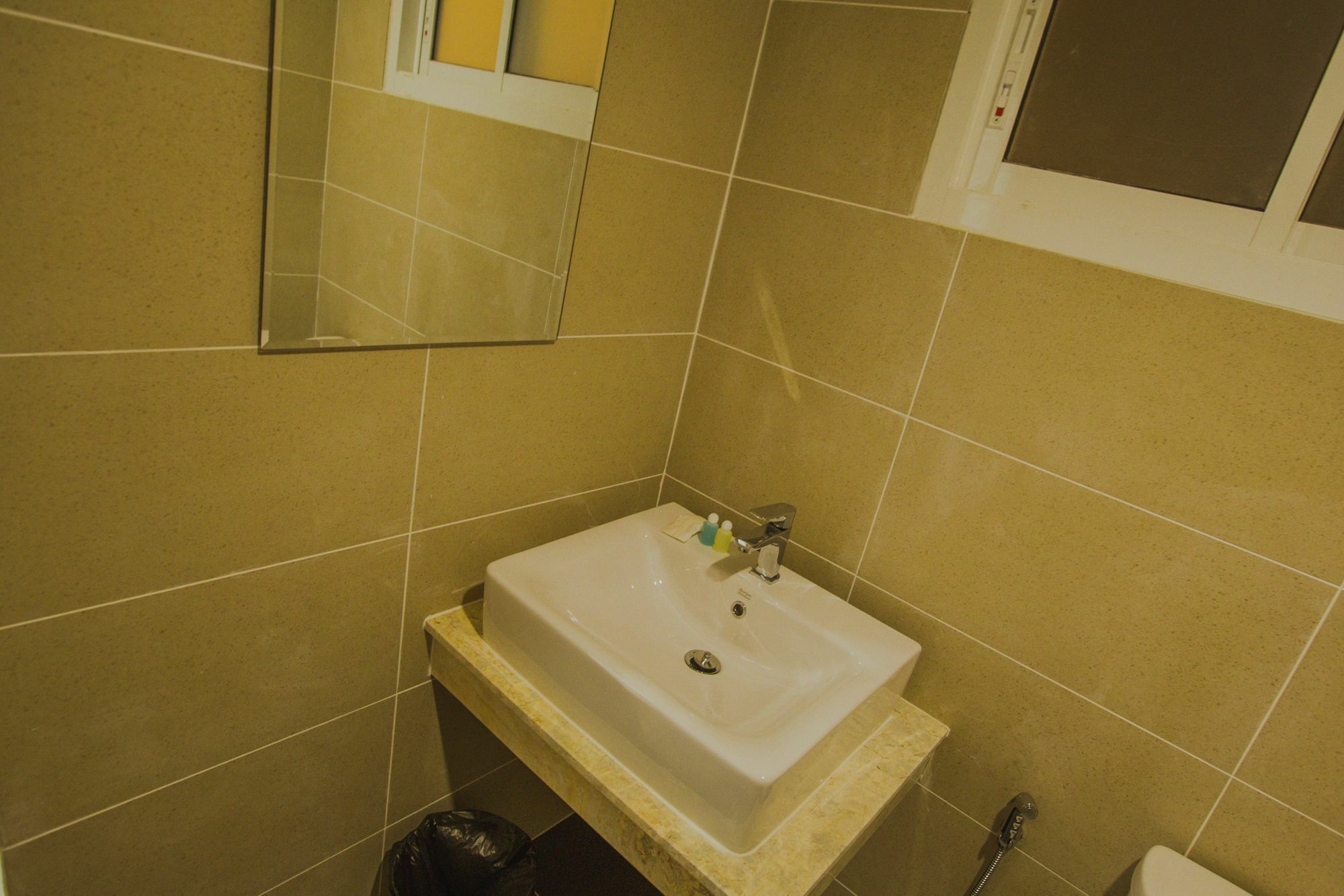 Cm Garden Hotel