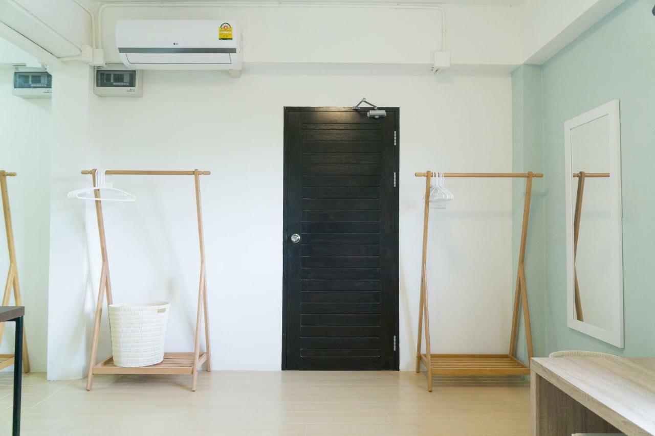 Baan Ploy In (adults Only) Hostel