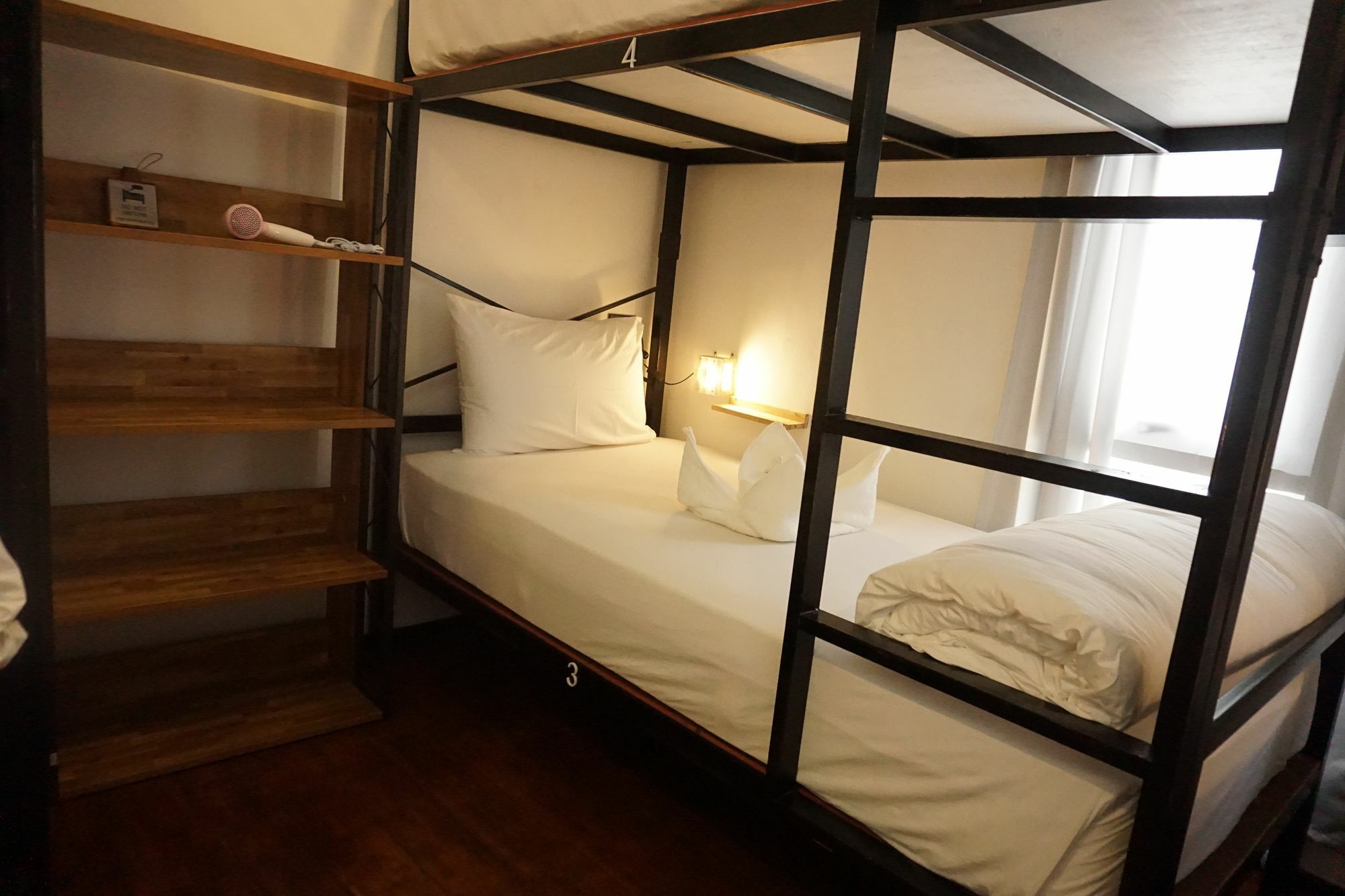 Hostel Sherloft & *