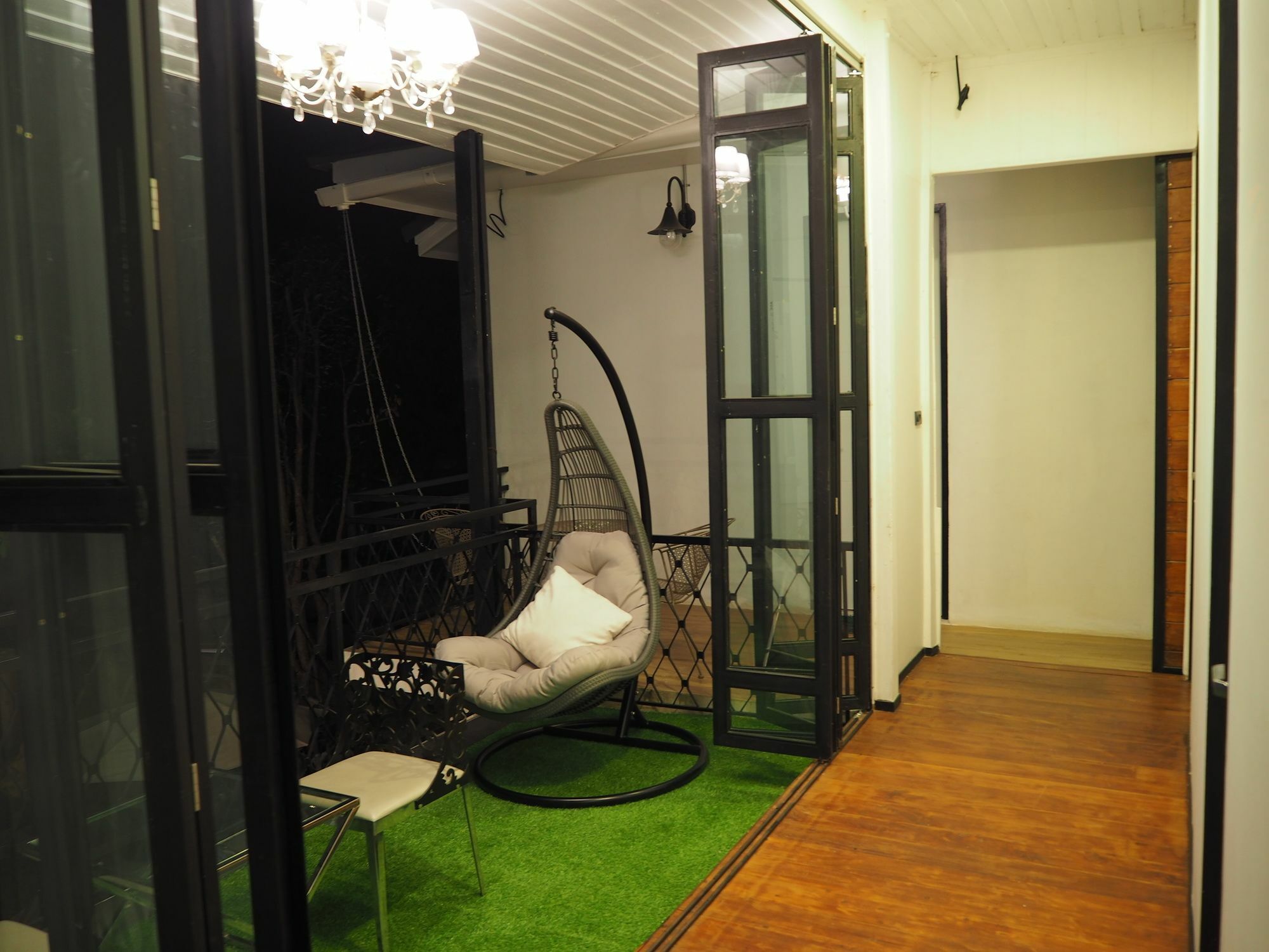 Hostel Sherloft &
