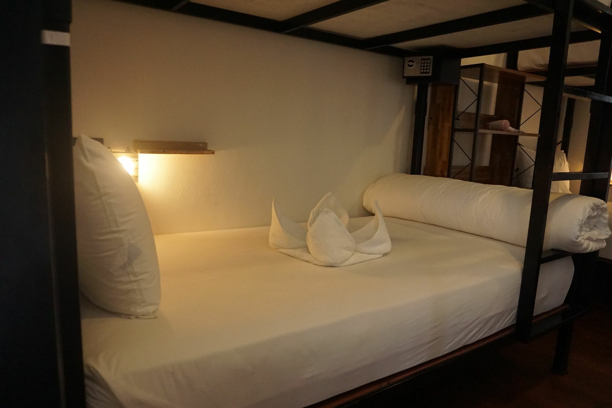 Hostel Sherloft & Chiang Mai
