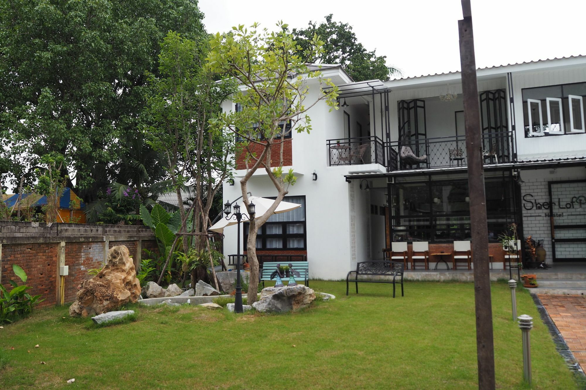 Hostel Sherloft &