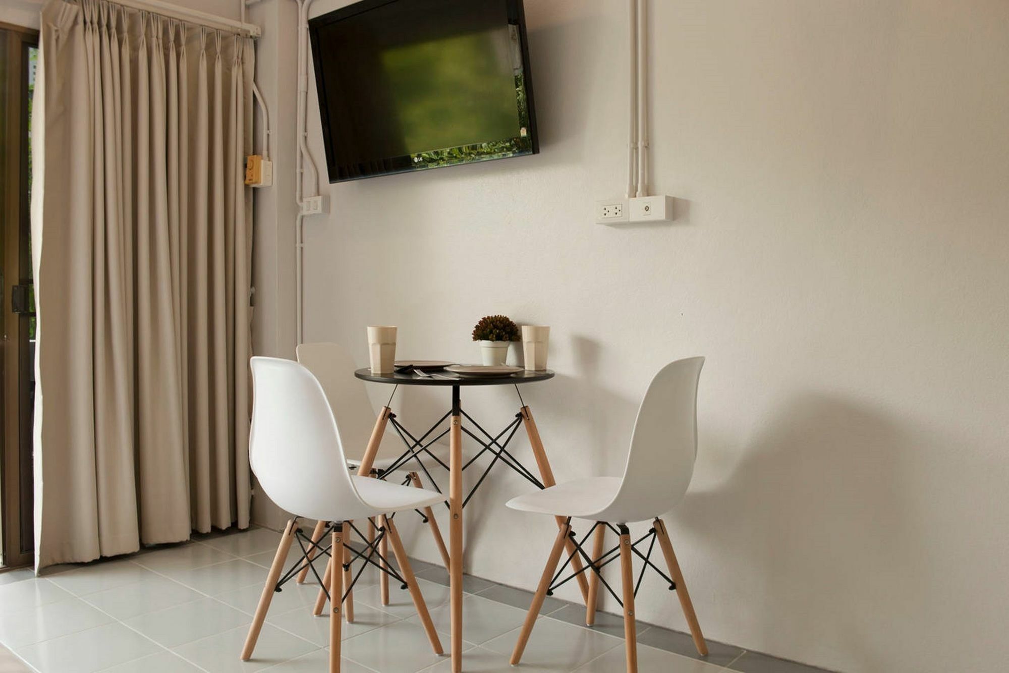 Cozy Near Nimman Hotel 2*