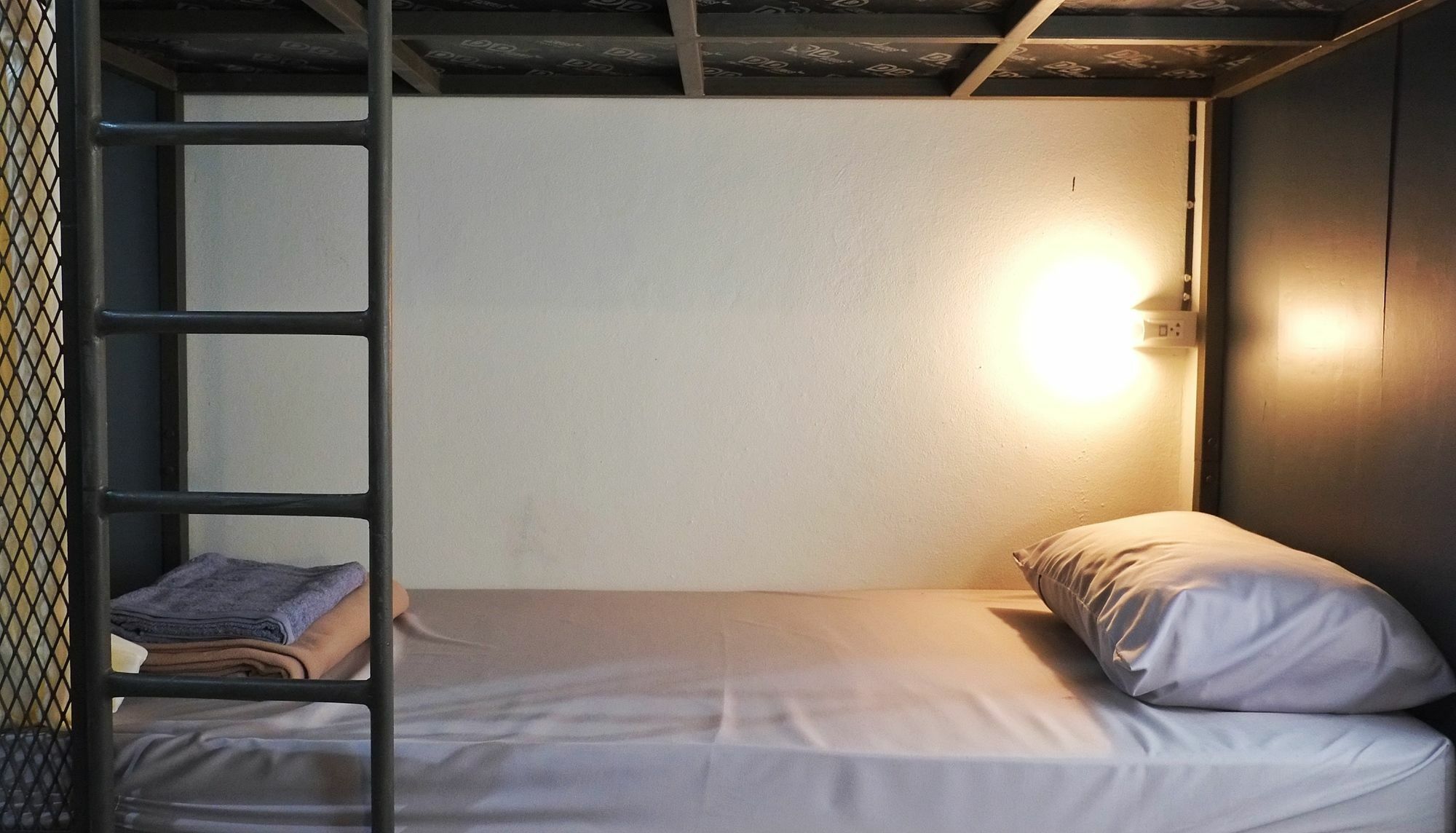 Urban Bed (adults Only) Asrama