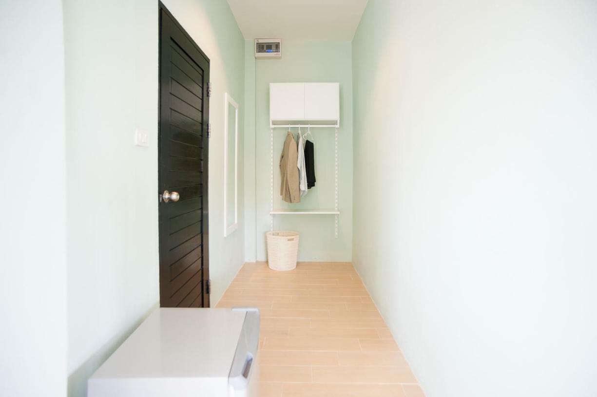 Hostel Baan Ploy In (adults Only)