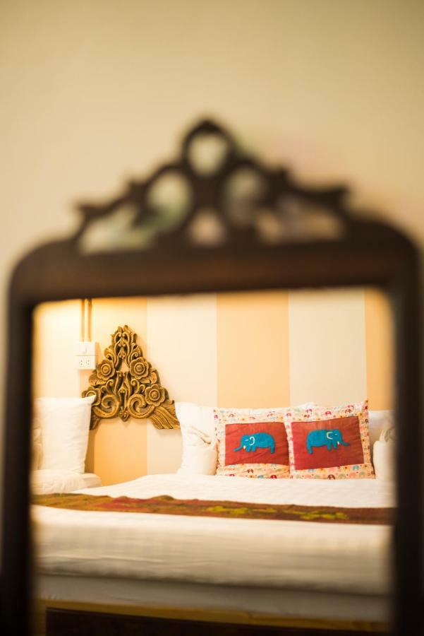 Hotel At Phra Sing Retro