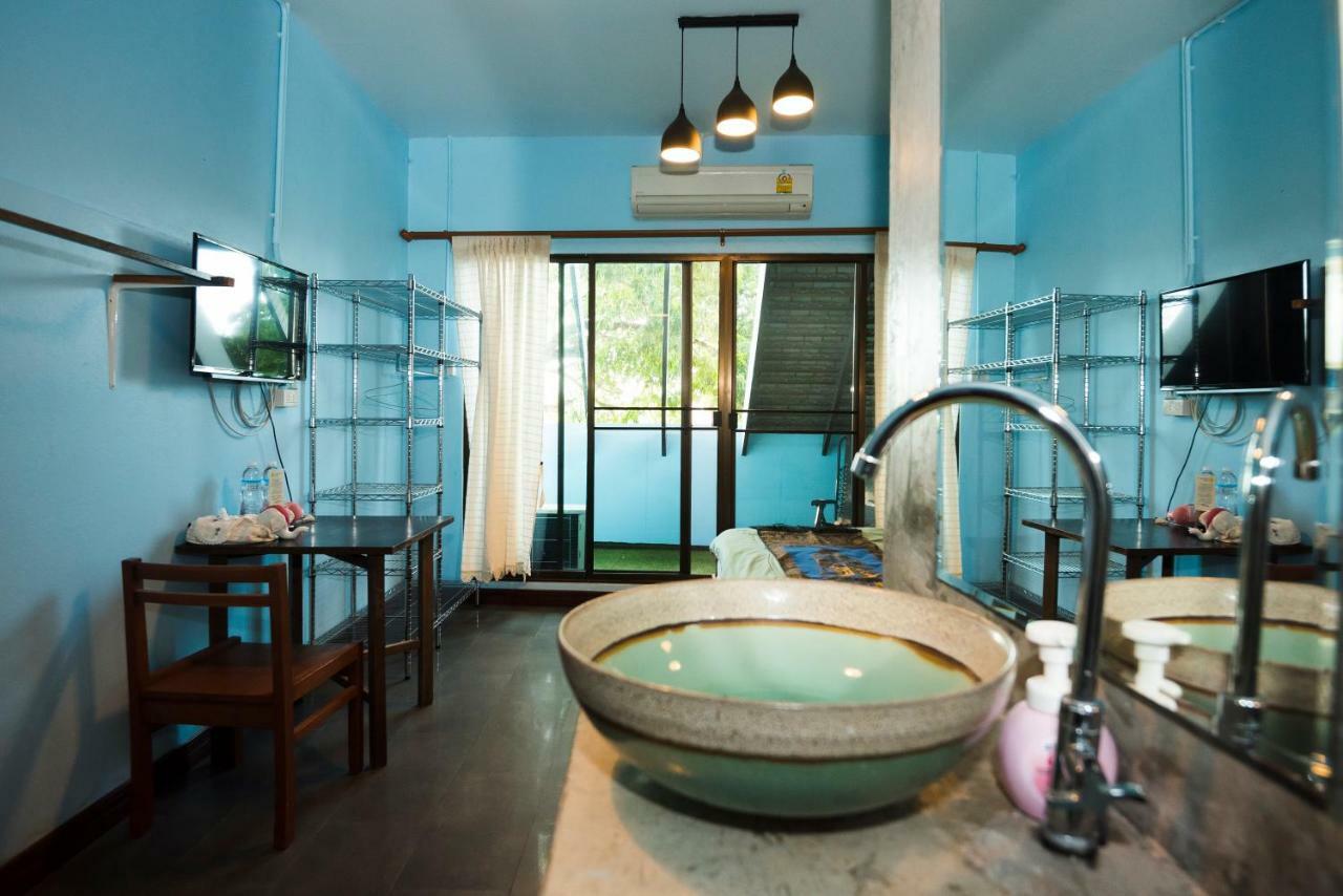 Hotel At Phra Sing Retro Chiang Mai