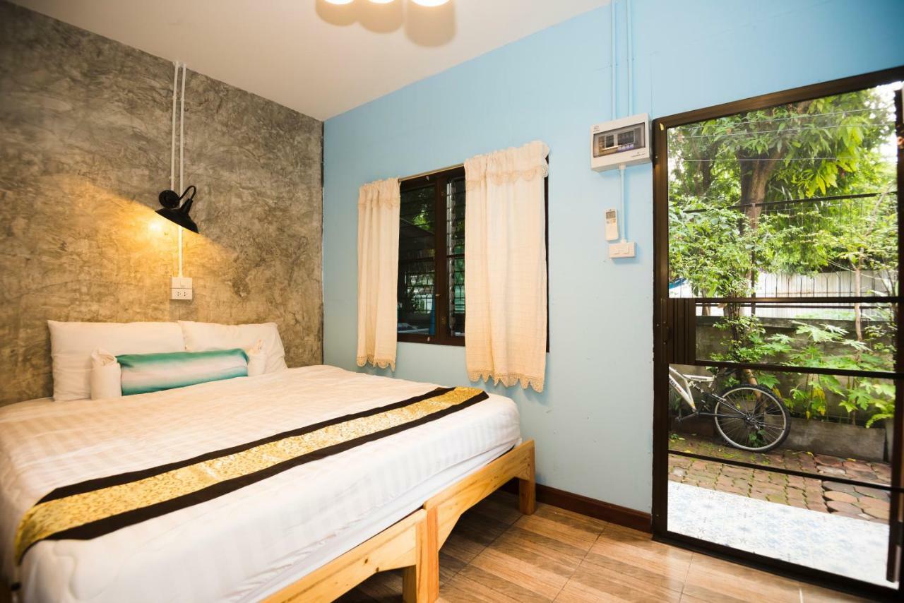 Hotel At Phra Sing Retro Chiang Mai