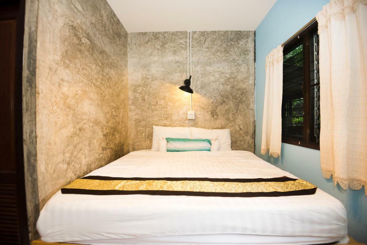Hotel At Phra Sing Retro