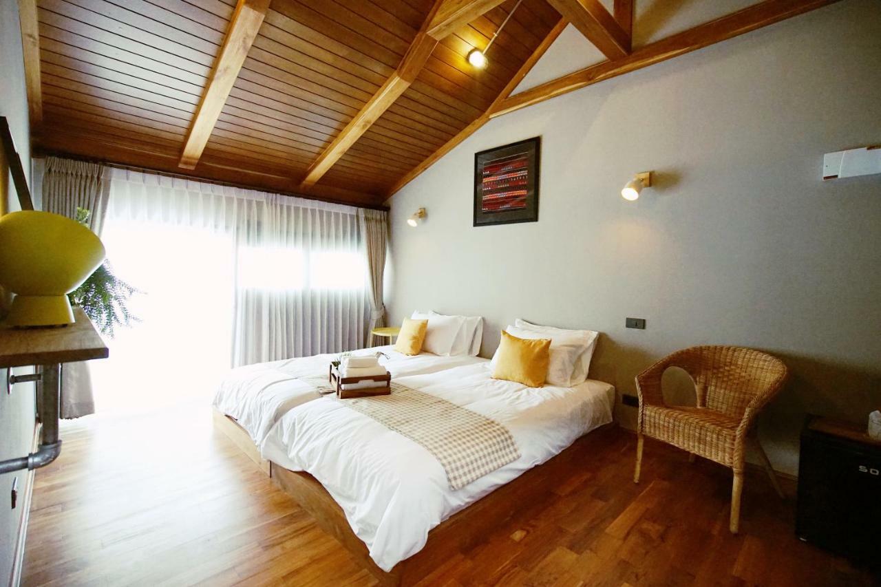 Yellow Pillow Village Hotel Chiang Mai