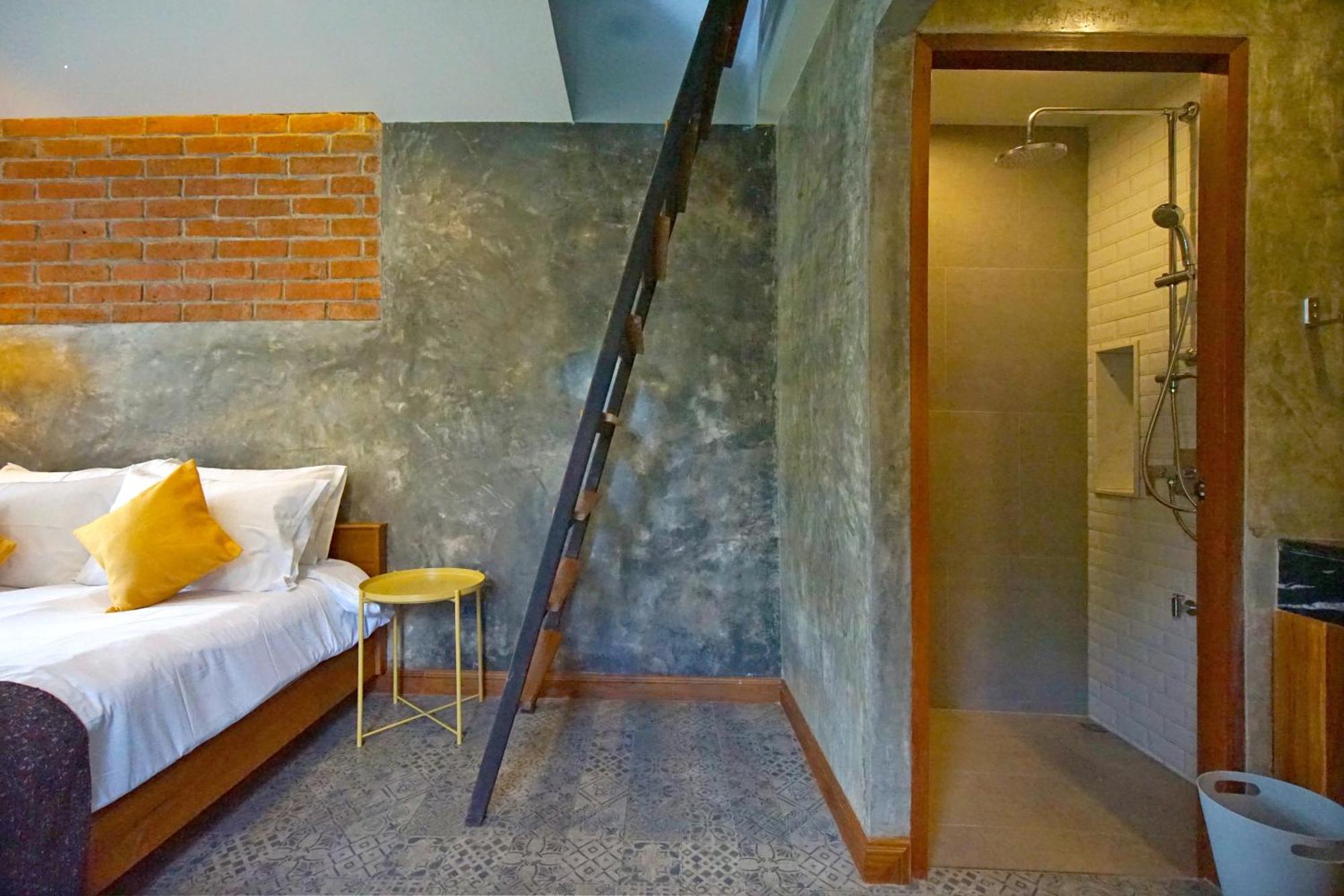 Hotel Yellow Pillow Village 3*