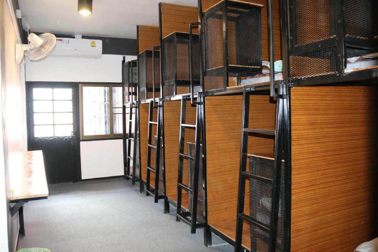 Family 2 Chiangmai (adults Only) Hostel *