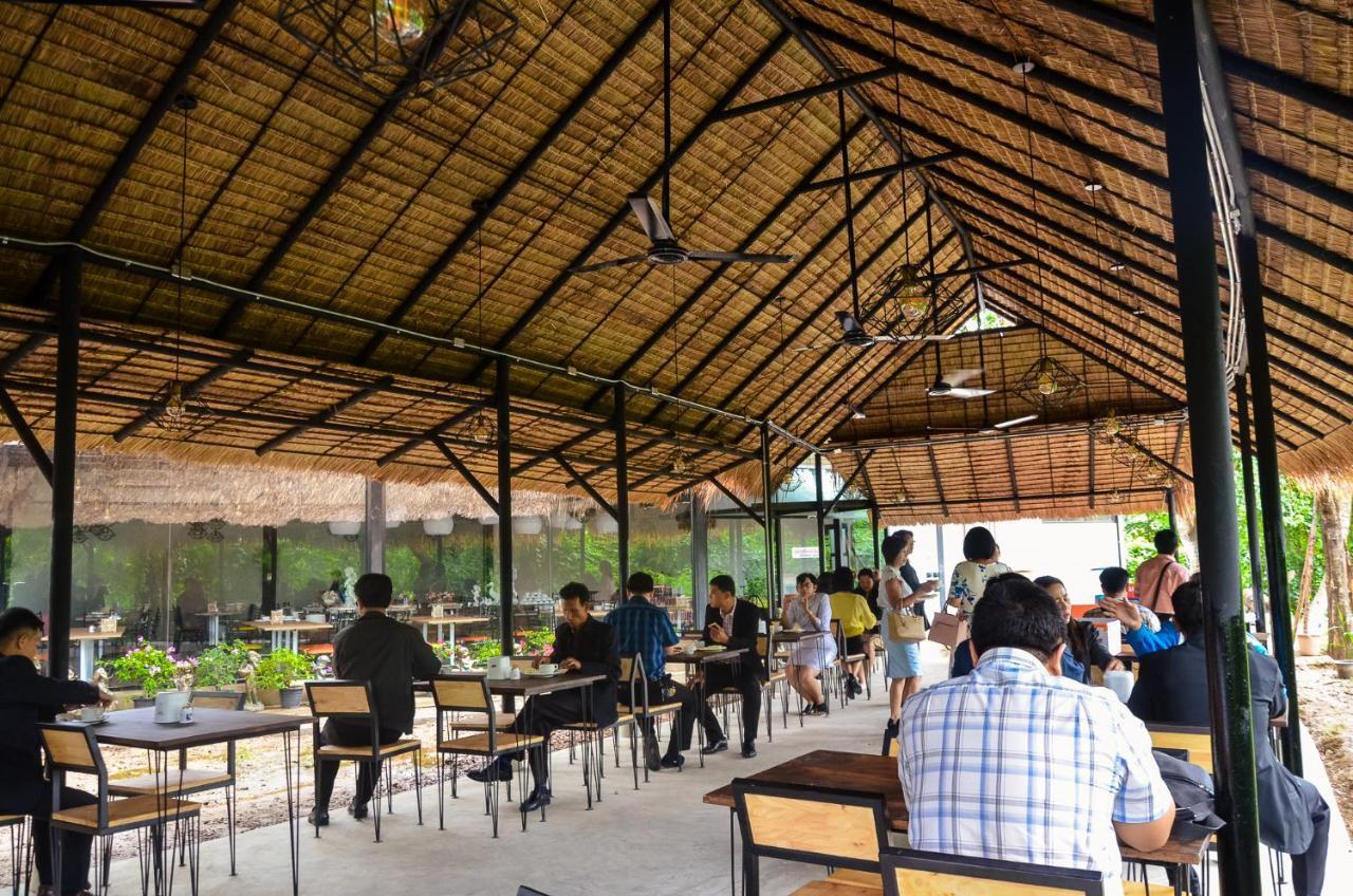 At Ruam Chok