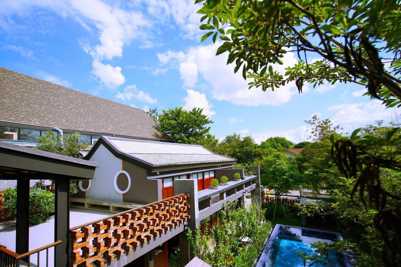 Yellow Pillow Village Hotel 3*