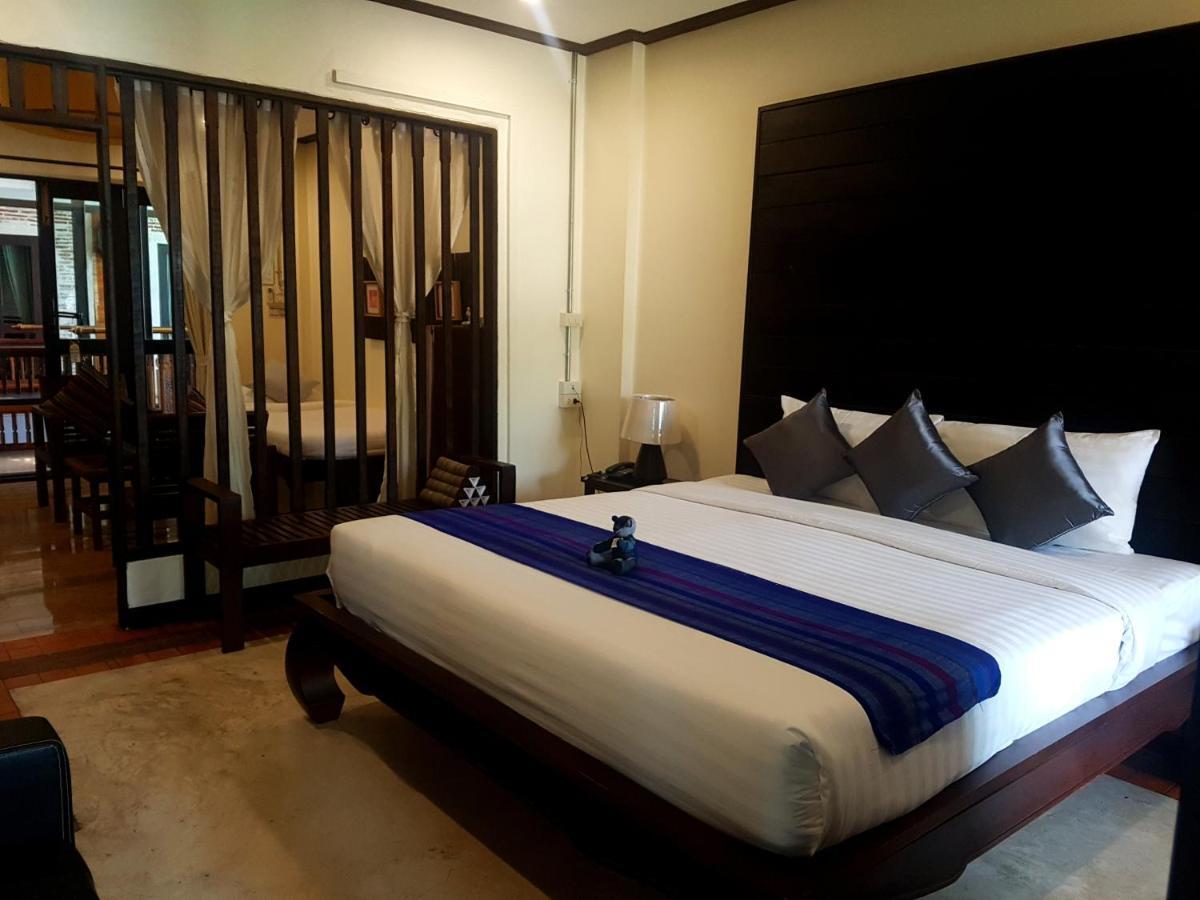 Sunny V Hotel
