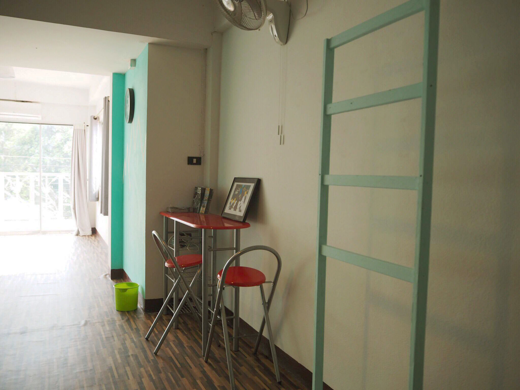 Hotel B7 2*